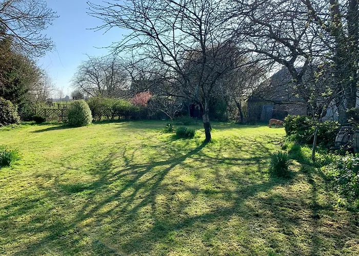 L Entre Deux Bed & Breakfast 3*